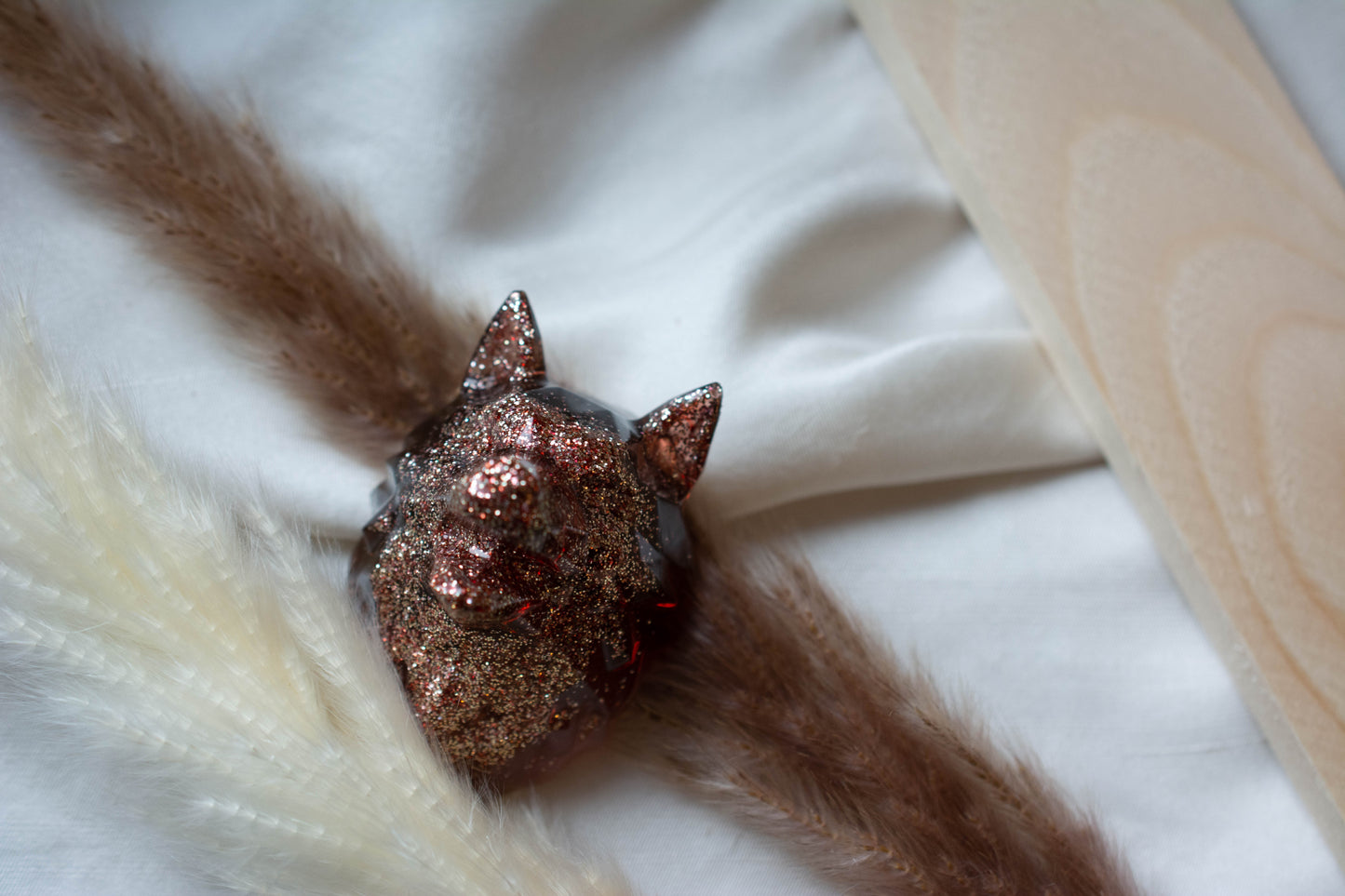 Tête de Loup marron - paillettes marrons et dorés