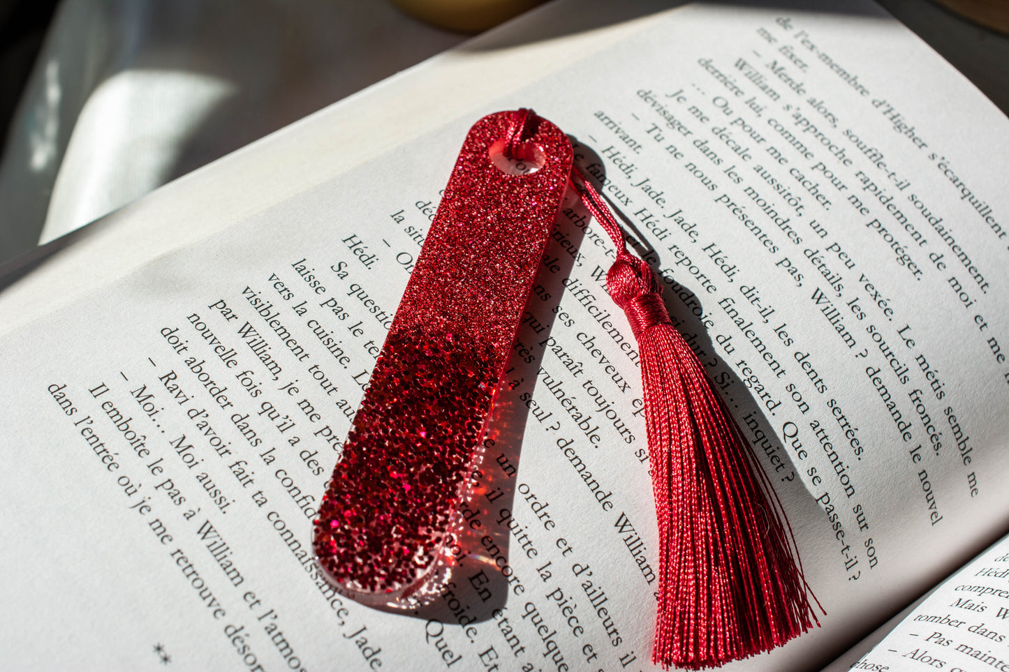 Petit Marque-page rouge - dégradé de paillettes rouges